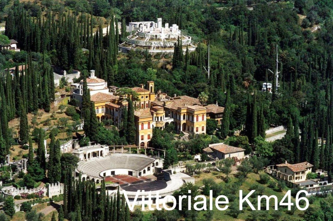 Appartamento "Il Vicolo" Peschiera del Garda Buitenkant foto