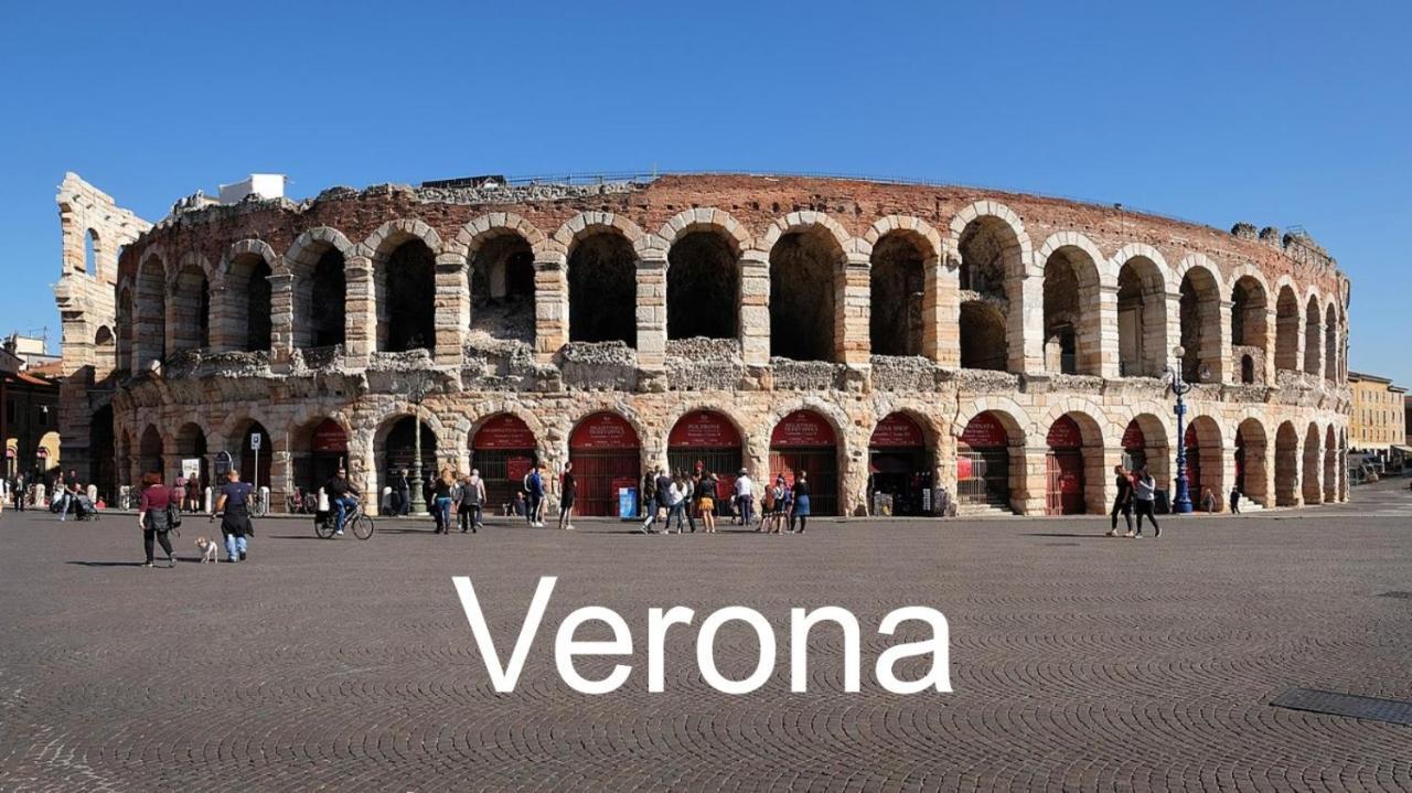 Appartamento "Il Vicolo" Peschiera del Garda Buitenkant foto